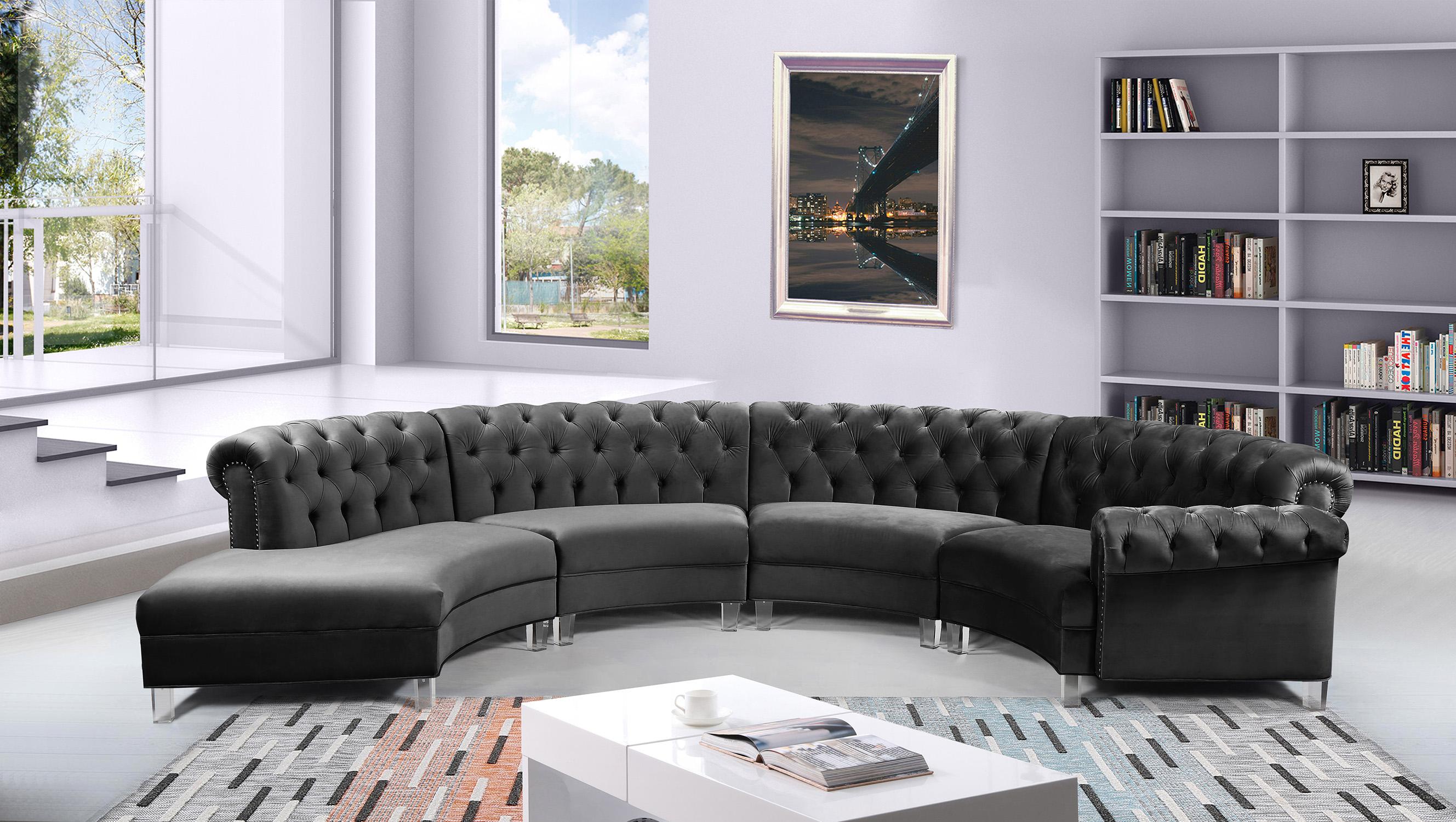 

    
697Grey-Sec-4PC Meridian Furniture Sectional Sofa
