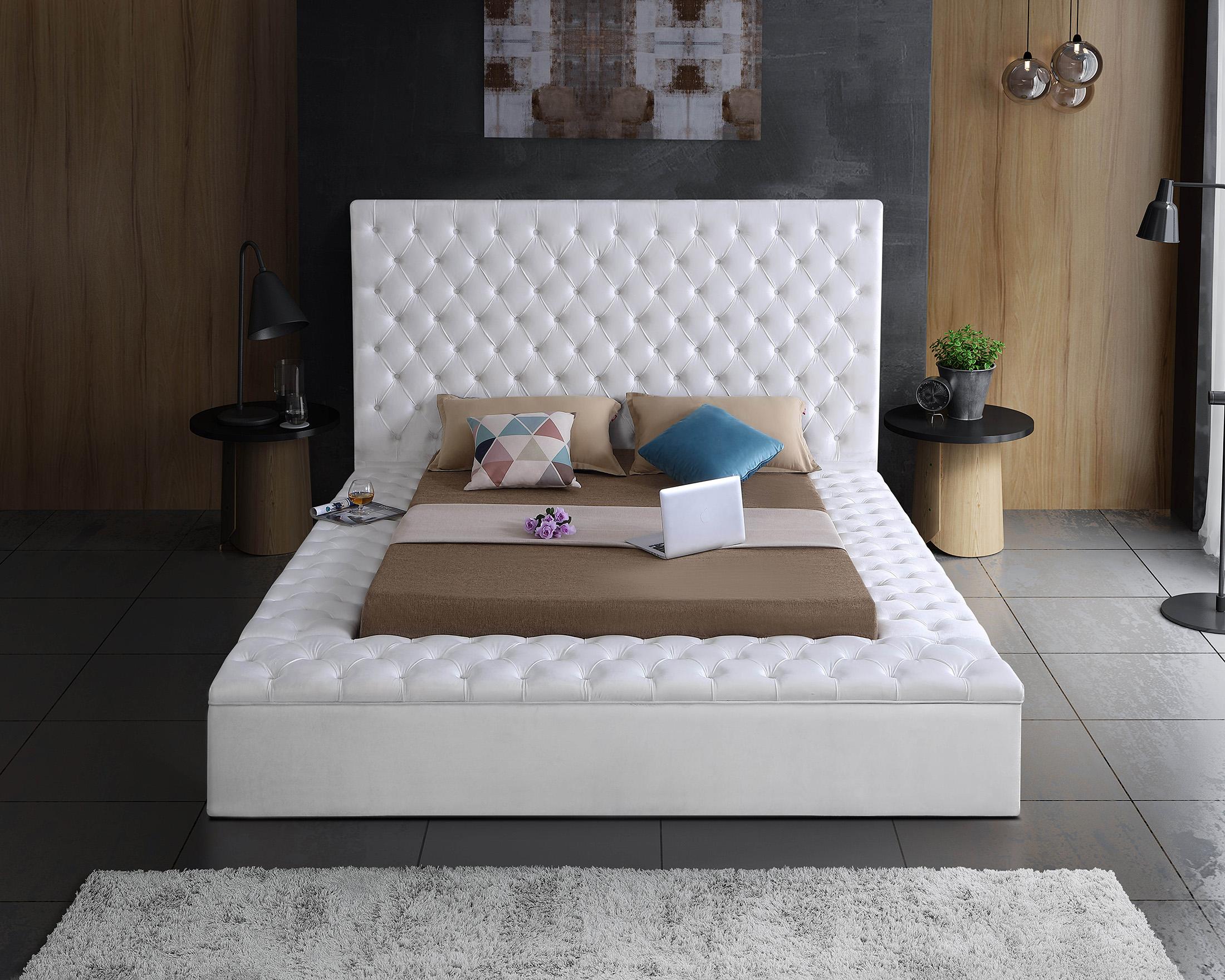 

    
Meridian Furniture BLISS White-K Storage Bed White BlissWhite-K
