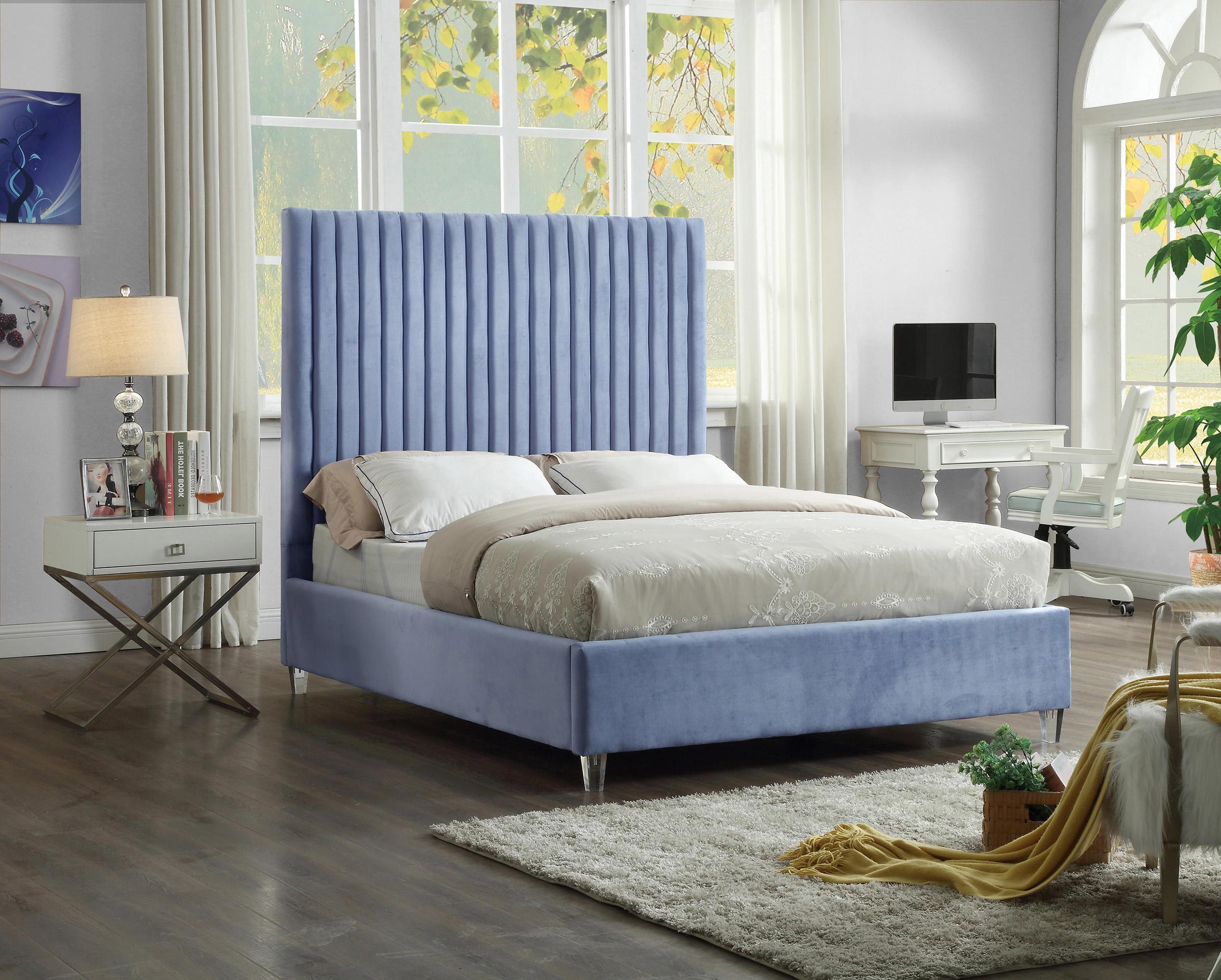 

    
Meridian Furniture Candace CandaceSkyBlu-K Platform Bed Light Blue CandaceSkyBlu-K
