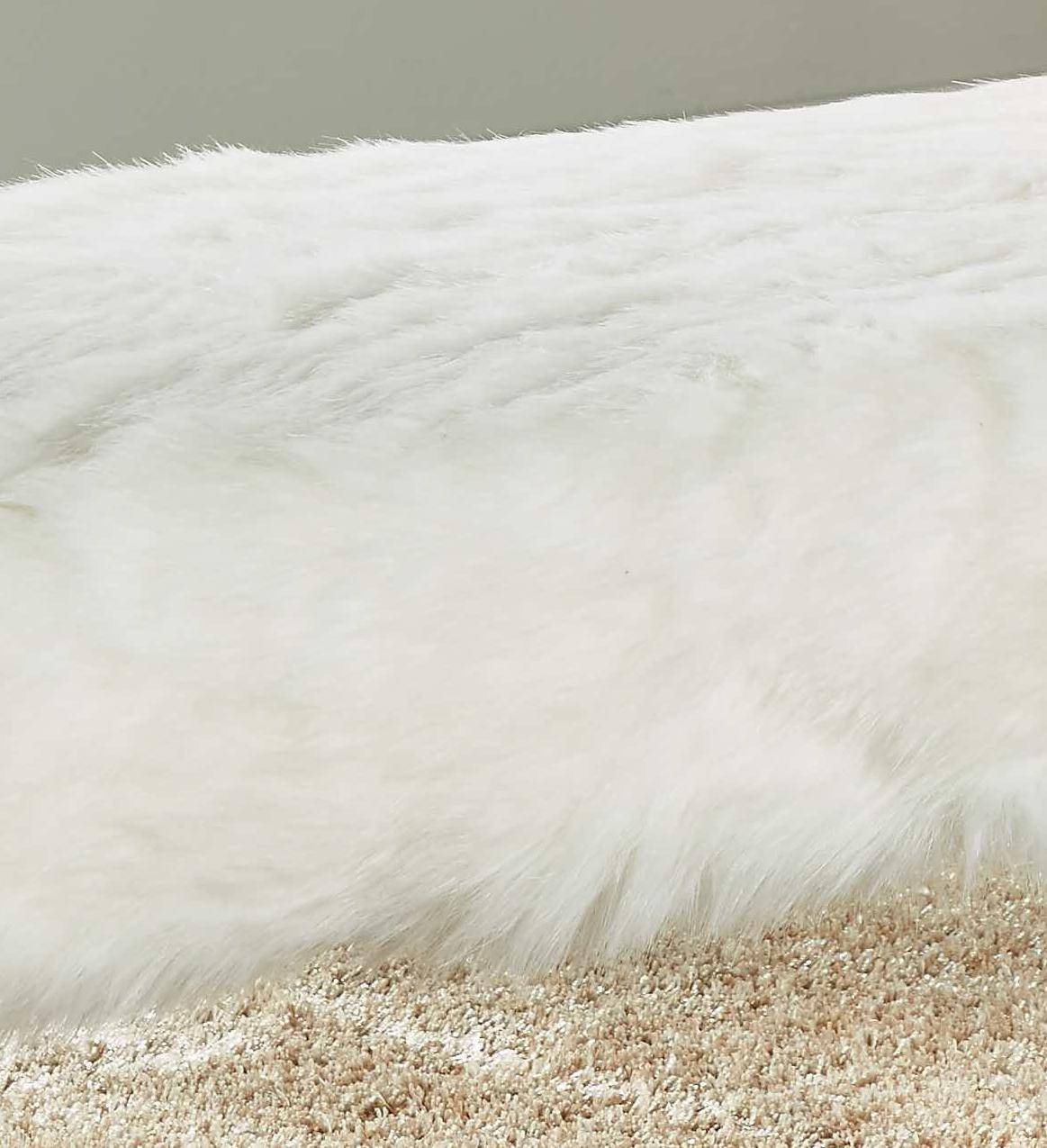 

    
White Fur w/ Gold Stainless Steel Legs Bench Chloe 110Fur Meridian Modern
