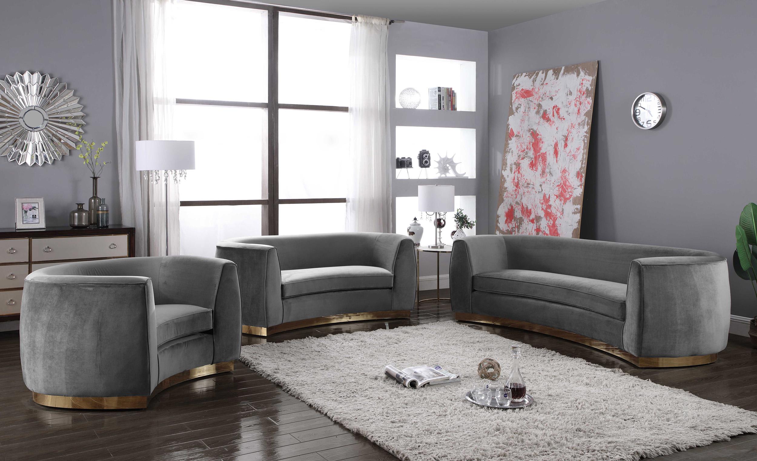 

        
Meridian Furniture Julian 620Grey-S Sofas Gray Soft Velvet 00647899950254
