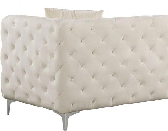 

        
Meridian Furniture Scarlett Sofa Cream Velvet 00647899946851
