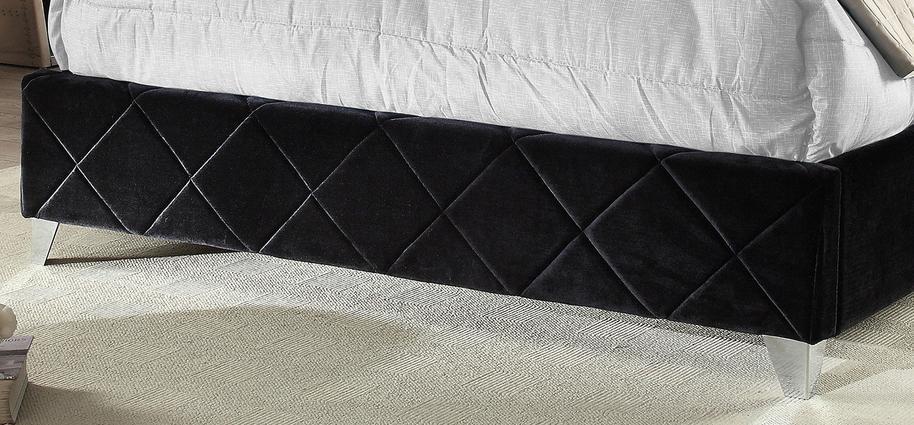 

    
HamptonBlack-Q-Bed Meridian Furniture Platform Bed
