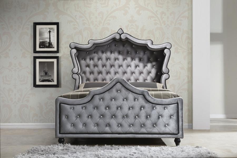 

        
Meridian Furniture Hudson Canopy Bed Gray Velvet 635963991692
