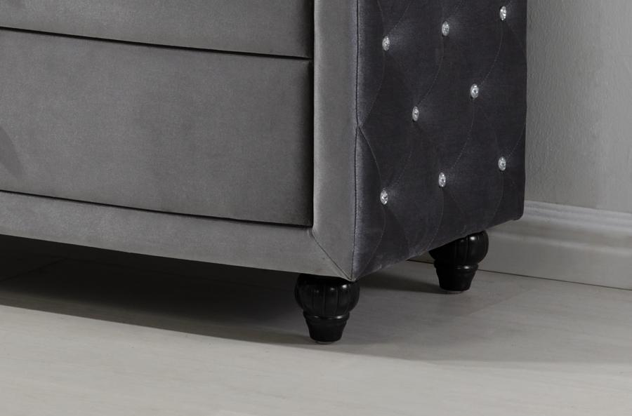 

                    
Buy Meridian Hudson Sleigh King Size Bedroom Set 5Pcs in Grey Velvet Contemporary
