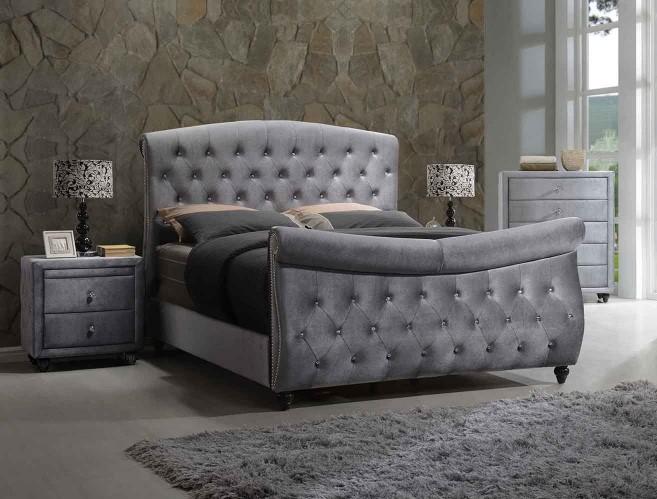 

    
Meridian Hudson Sleigh Queen Size Bedroom Set 3Pcs in Gray Velvet Contemporary
