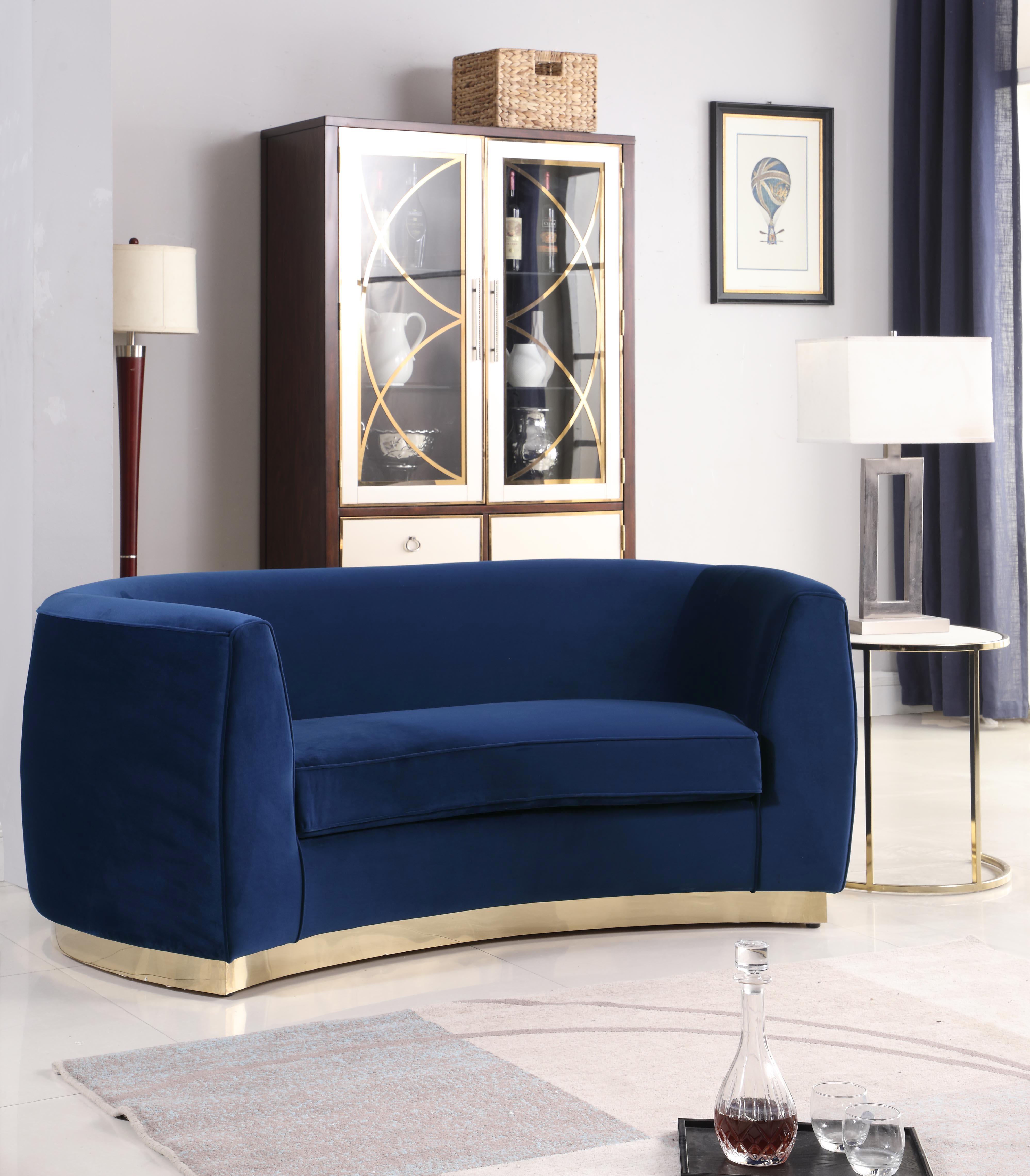 

    
Meridian Furniture Julian 620Navy-S-Set-3 Sofa Set Navy/Gold 620Navy-S-Set-3
