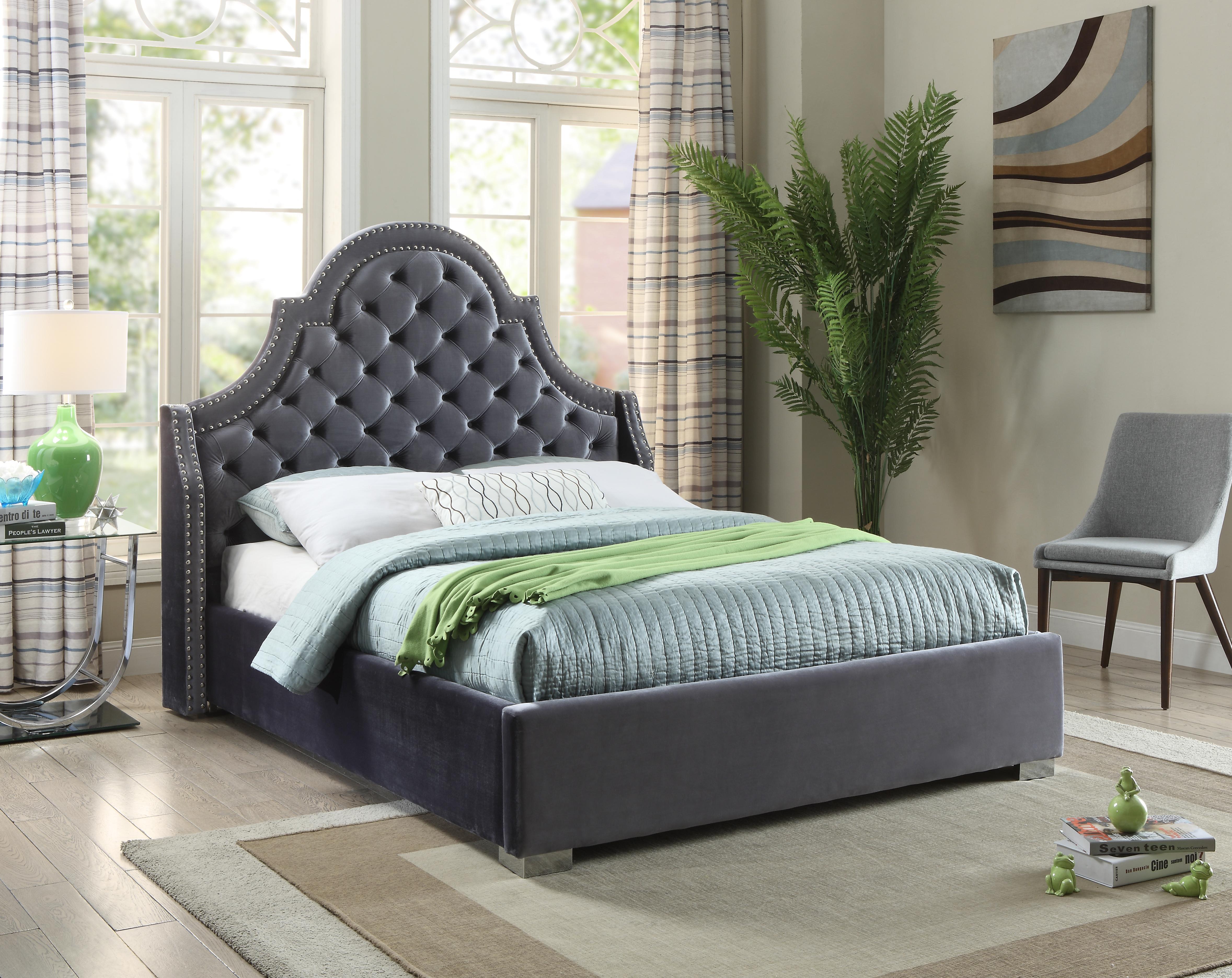 

    
Meridian Madison King Size Bed in Grey Chrome Nailheads Contemporary Style
