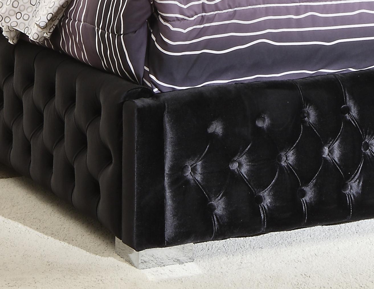 

        
Meridian Furniture SedonaBlack-K Platform Bed Black Velvet 635963991982
