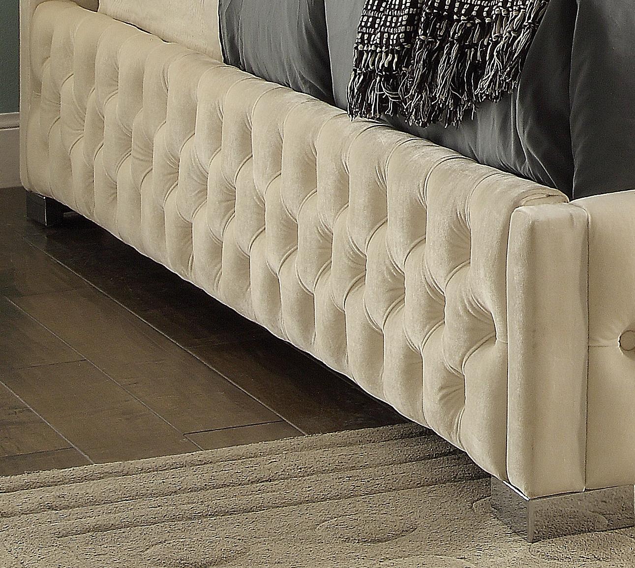 

        
Meridian Furniture SedonaCream-K Platform Bed Cream Velvet 635963992002
