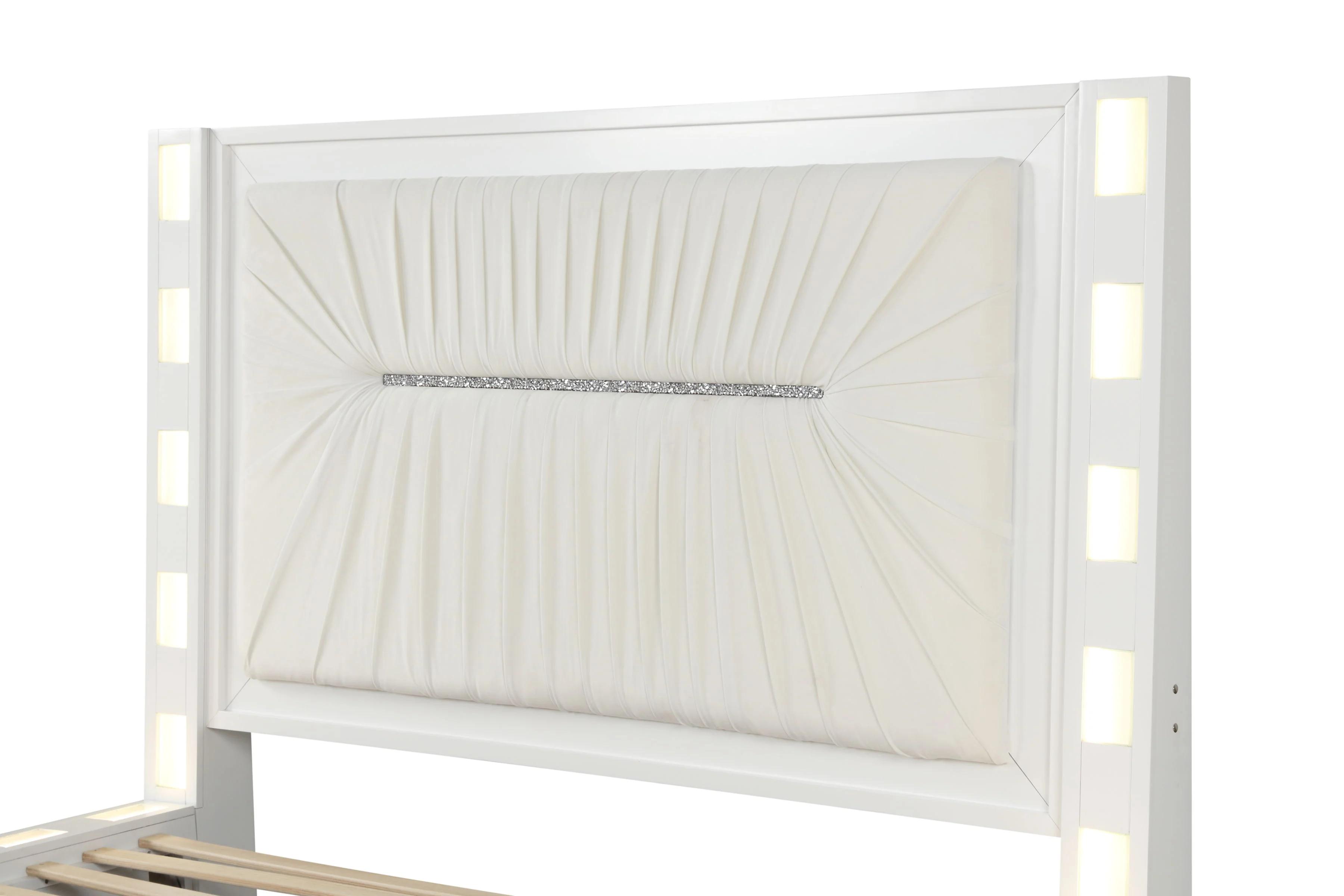 

        
Galaxy Home Furniture COCO-EK-BED-NDM-4PC Platform Bedroom Set White  659436002111
