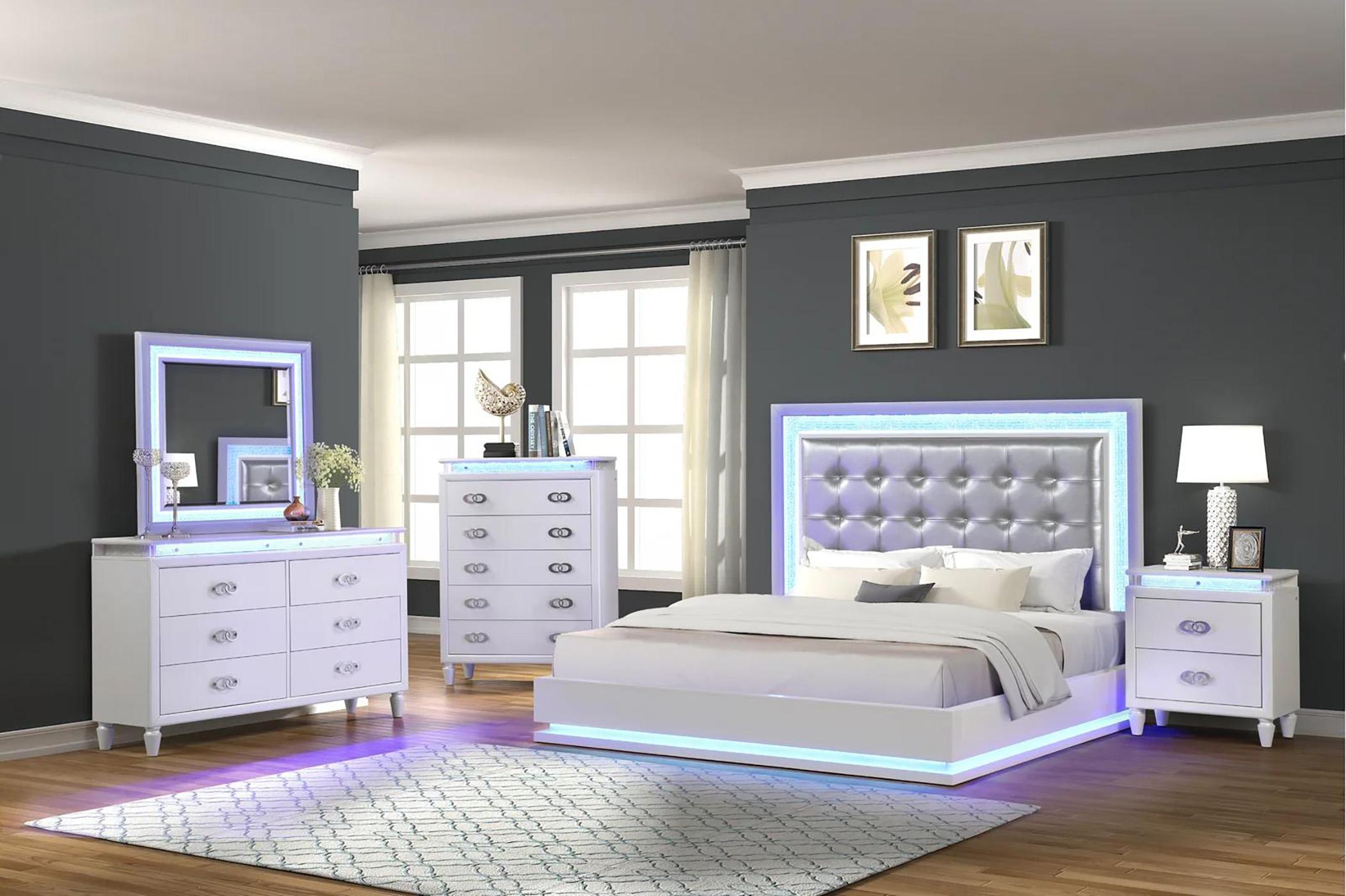 

    
Milky White Tufted Queen Led Bedroom Set 4Pcs PASSION Galaxy Home Contemporary
