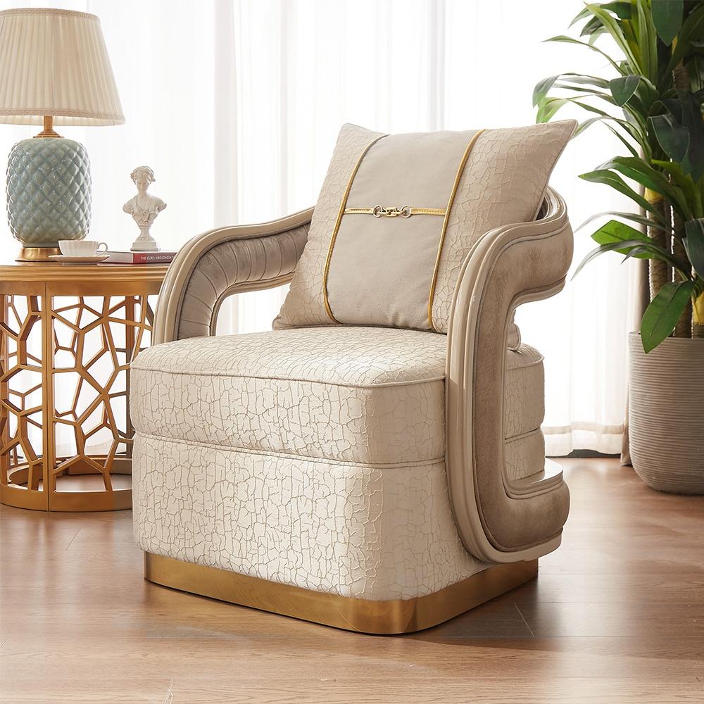 

    
Cream Fabric Golden Accent Tufted Armchair Traditional Homey Design HD-9004
