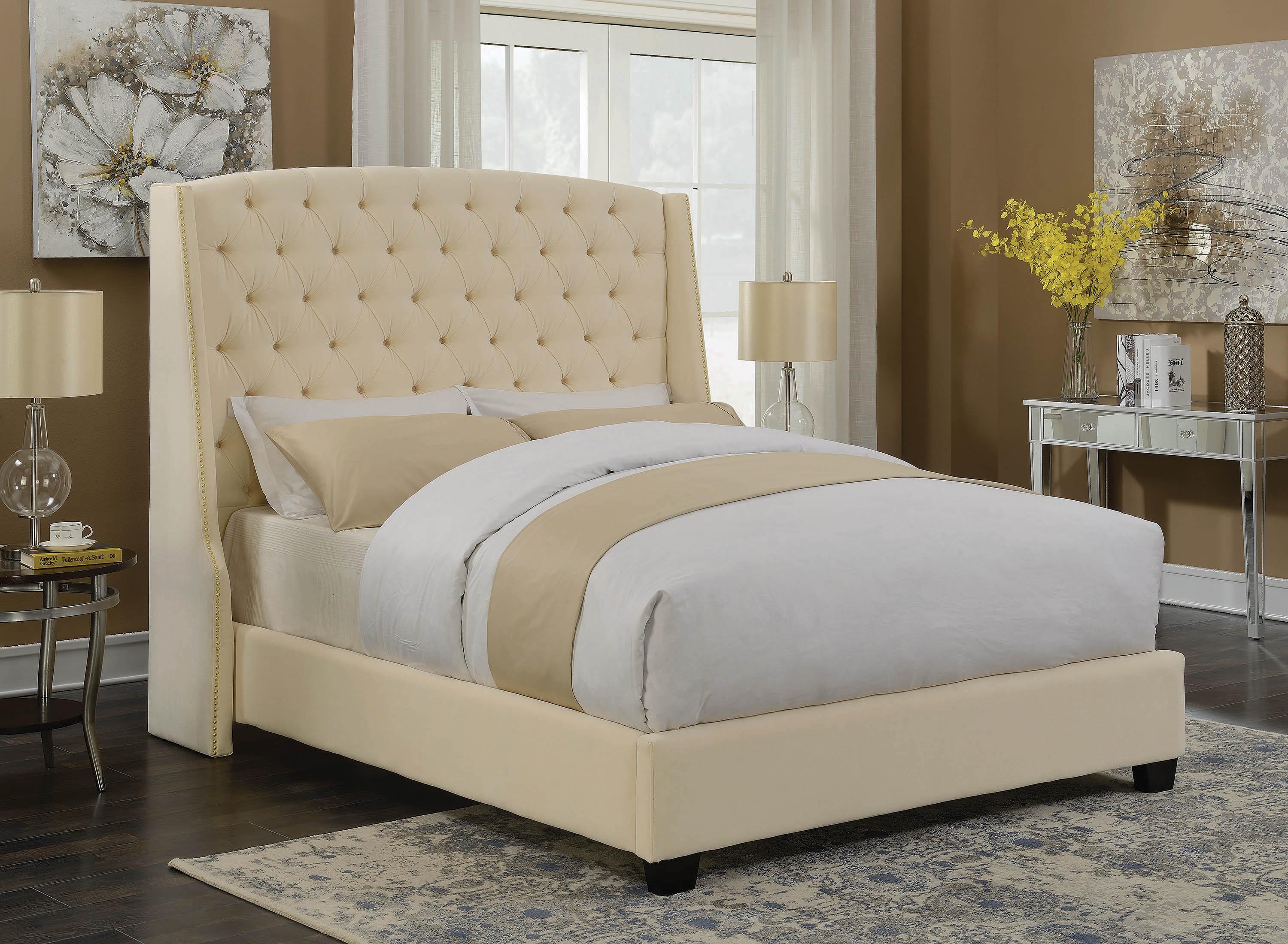 Modern Platform Bed Pissarro 300715KW in Beige Fabric