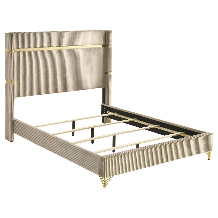 

    
Coaster Lucia King Panel Bed 224731KE Panel Bed Gold/Beige 224731KE
