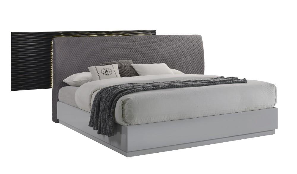 Contemporary Platform Bed Tribeca SKU18869-EK-Bed in Gray, Black Fabric