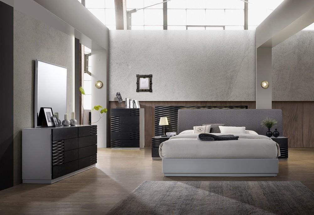 

    
Modern Black Gloss & Gray Fabric King Size Bedroom Set 5Pcs J&M Tribeca
