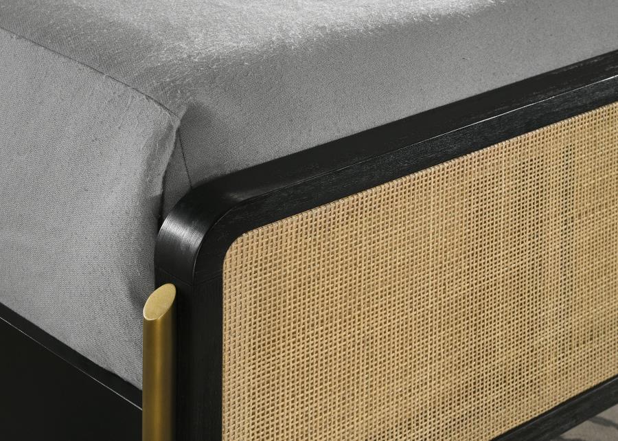 

    
224330KE-6PCS Modern Black Solid Wood King Panel Bedroom Set 6PCS Coaster Arini 224330KE
