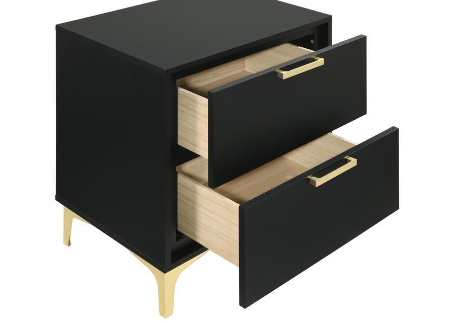 

                    
Buy Modern Black Wood California King Panel Bedroom Set 5PCS Coaster Kendall 224451KW
