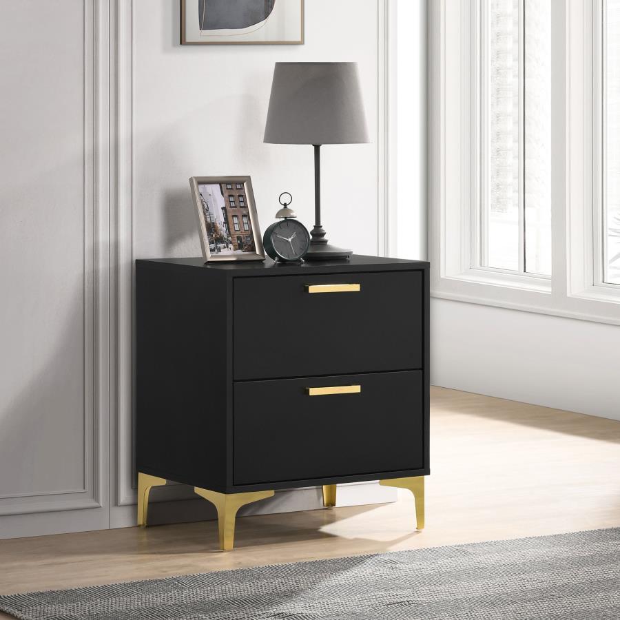 

                    
Buy Modern Black Wood Queen Panel Bedroom Set 5PCS Coaster Kendall 301161Q
