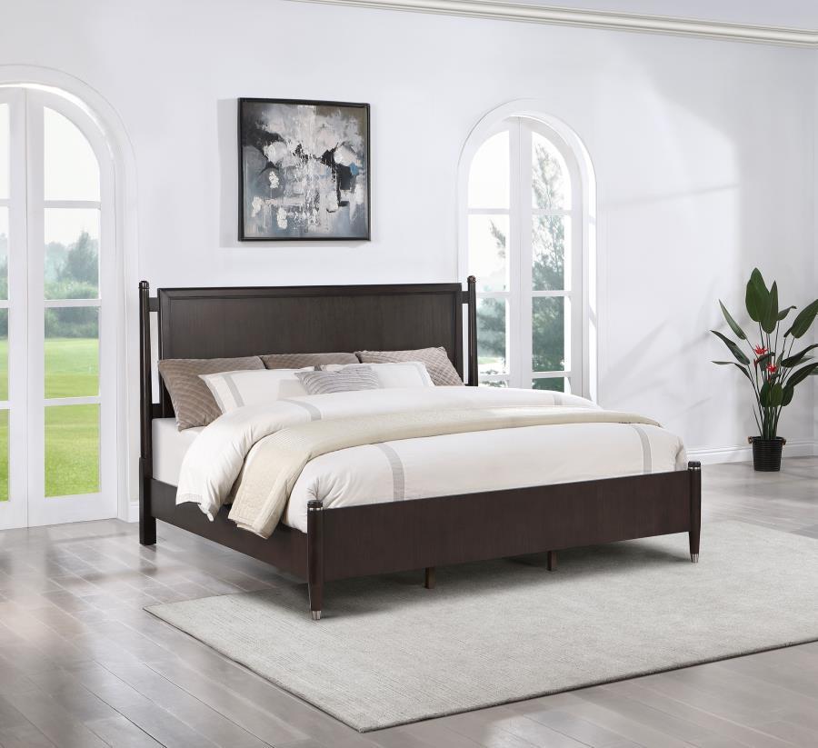 

    
51519989819898Emberlyn Queen Poster Bed 223061Q Poster Bed
