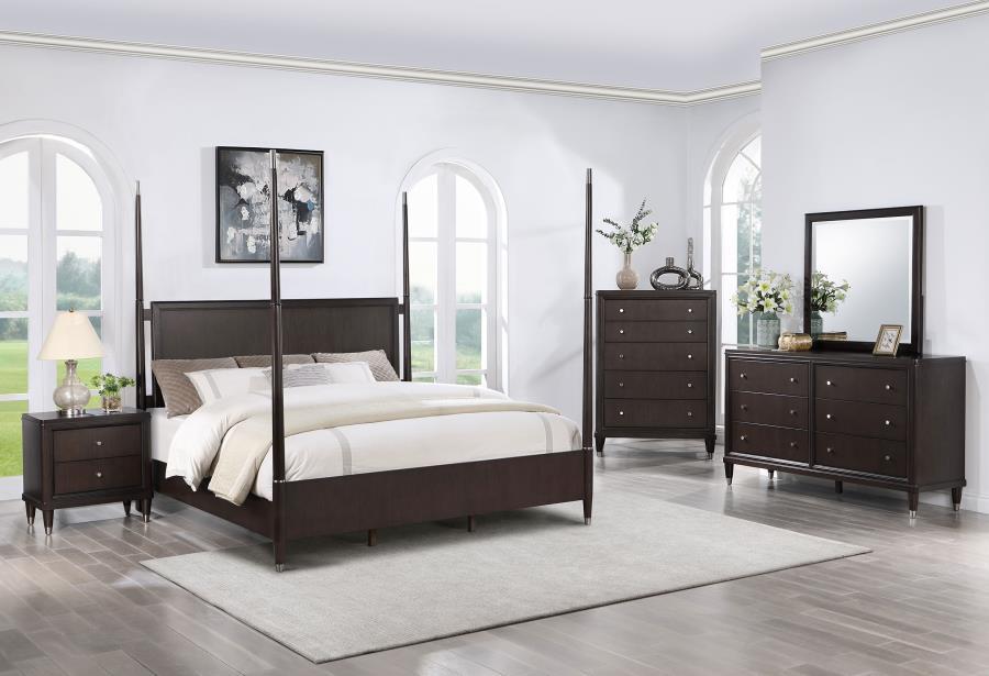 

    
 Photo  Modern Brown Wood Queen Poster Bed Coaster Emberlyn 223061Q

