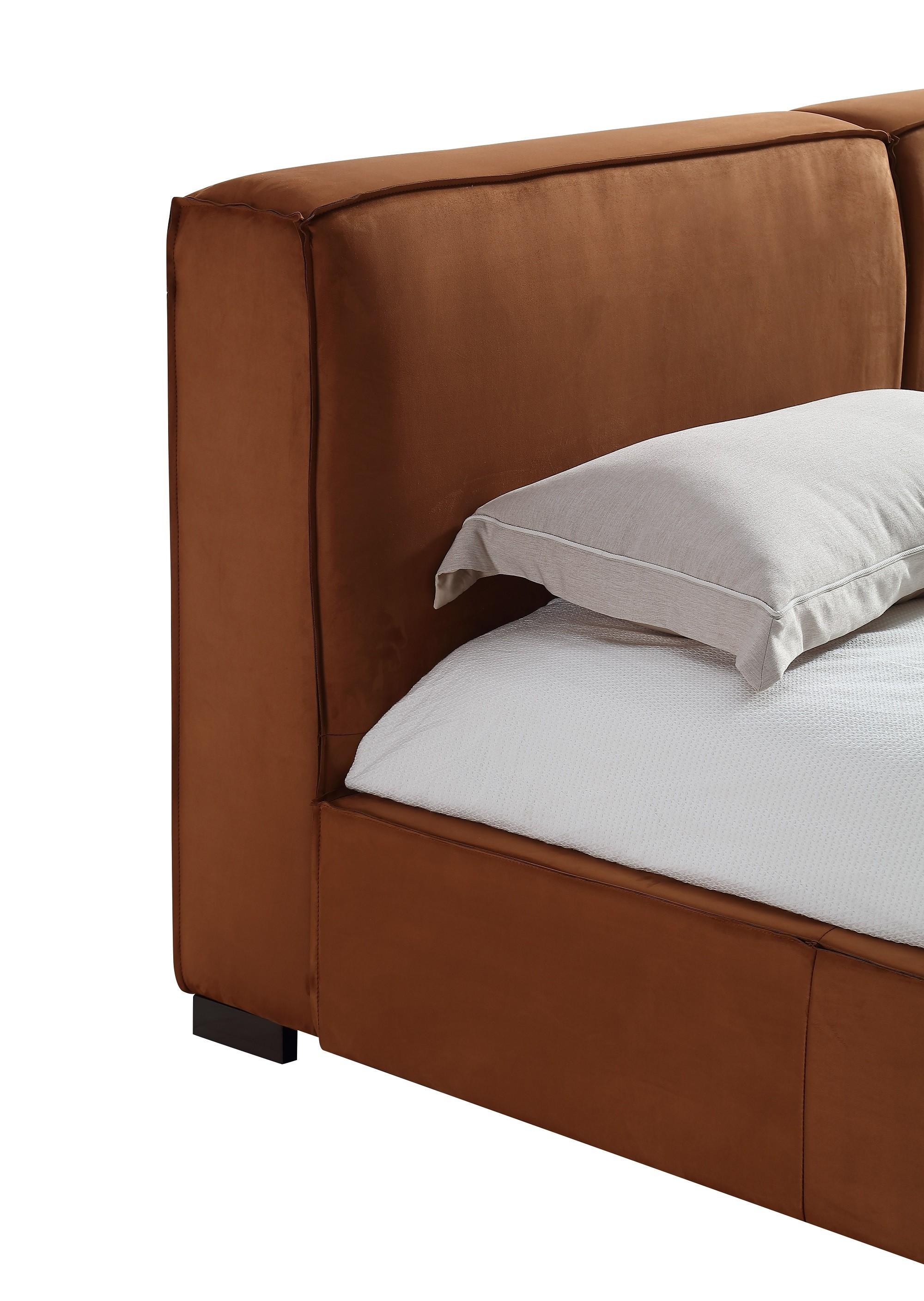 

        
54789366659879Modern Chestnut Wood King Bed J&M Furniture Serene 18665-K
