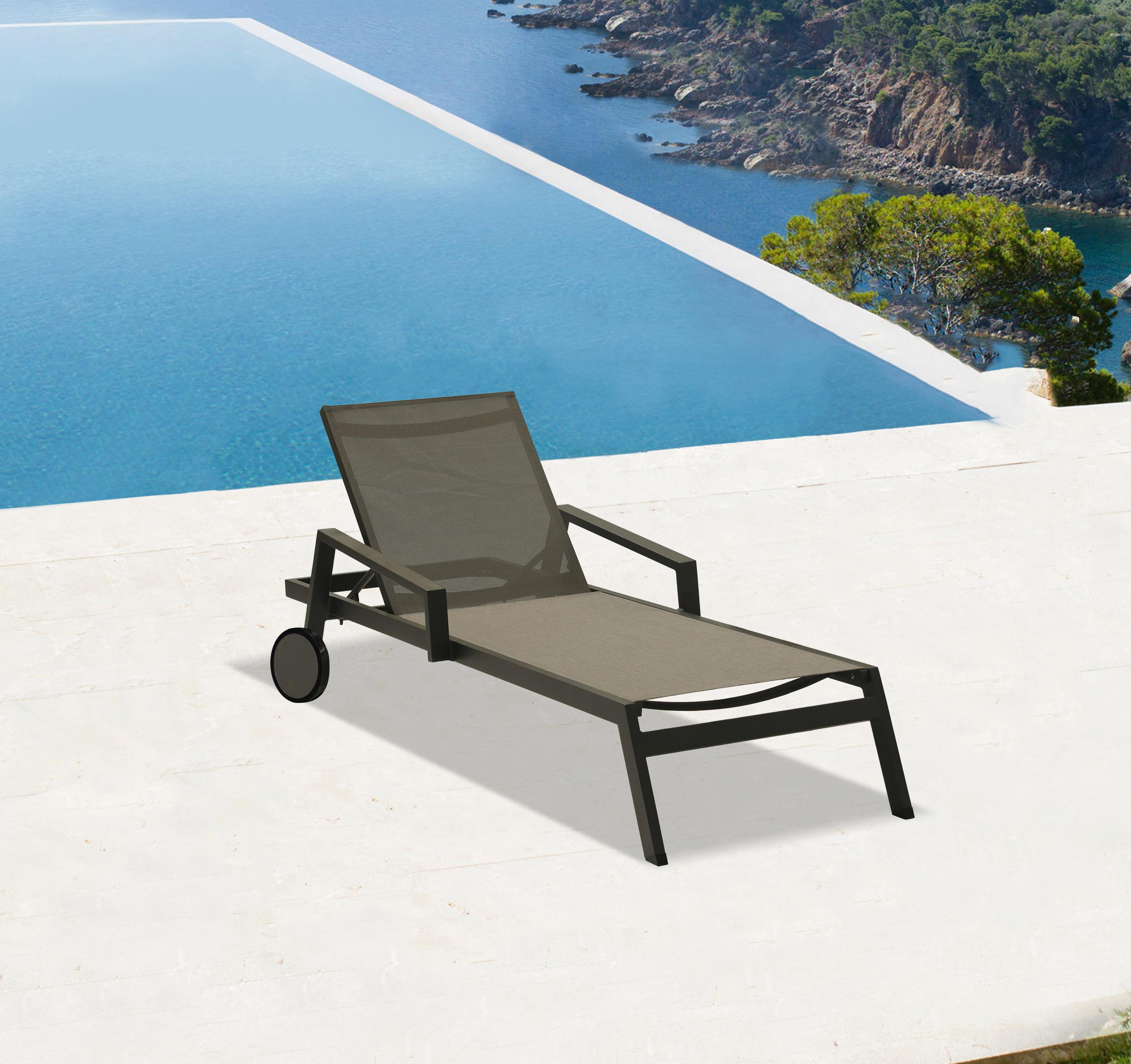 

    
WhiteLine CL1534-GRY Bondi Outdoor Chaise Gray CL1534-GRY
