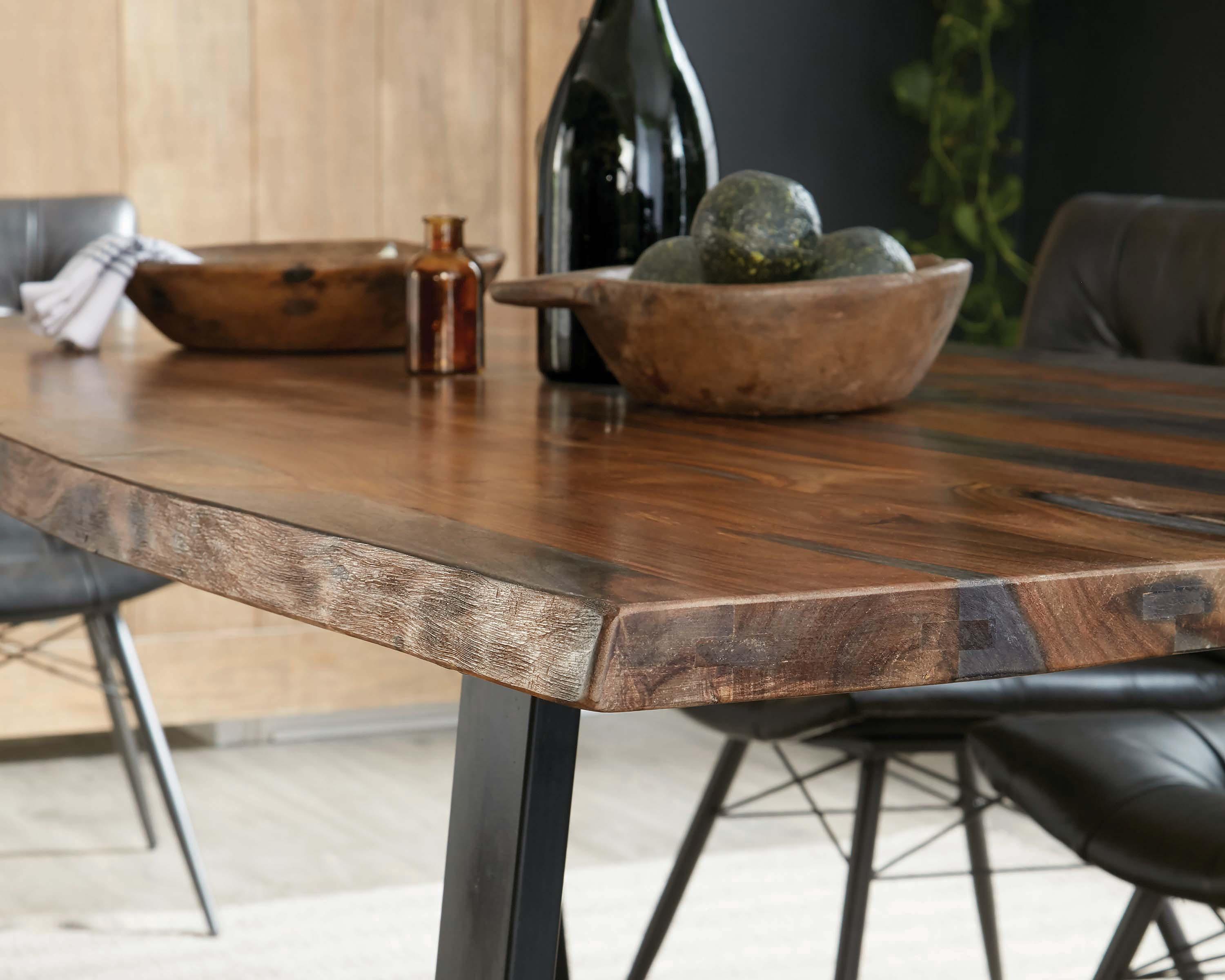 

    
107511 Coaster Dining Table

