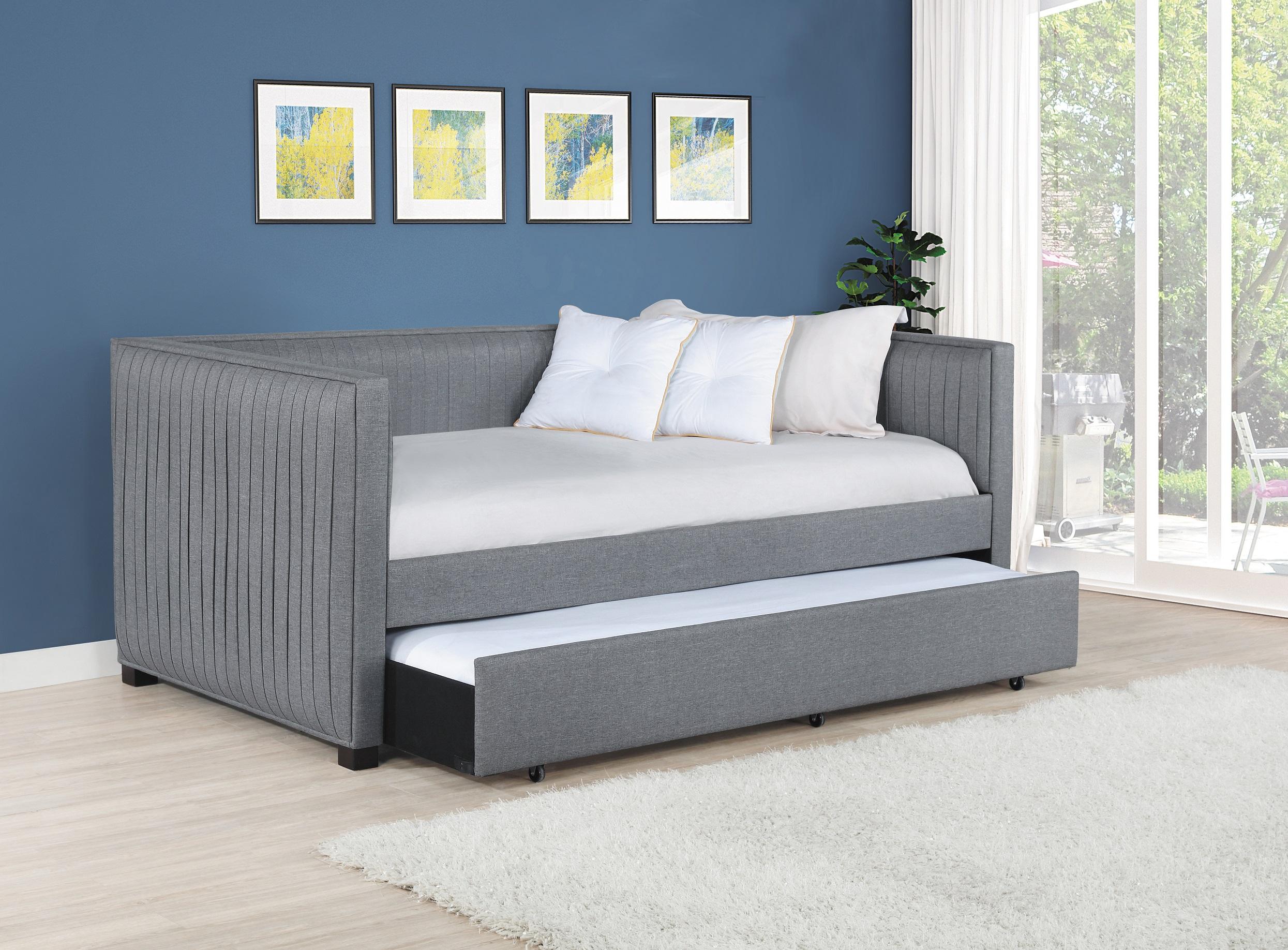 

    
300554 Brodie Daybed w/Trundle
