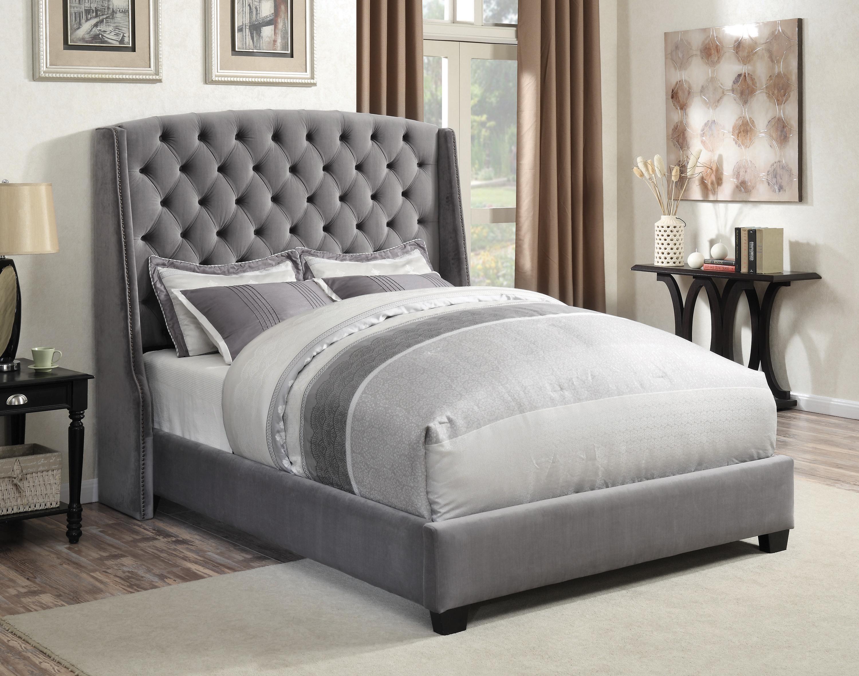 

    
Contemporary Gray Velvet & Pine Wood King Bed Coaster 300515KE Pissarro

