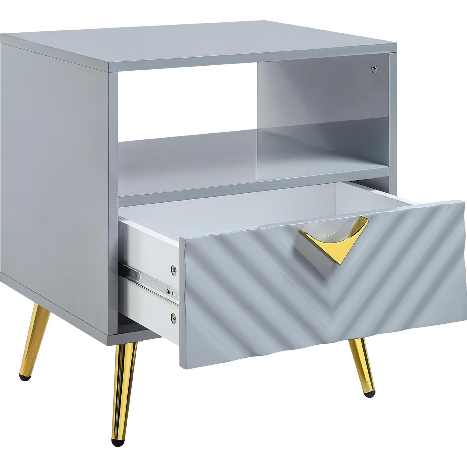 

    
Modern Gray High Gloss End Table by Acme Gaines LV01136

