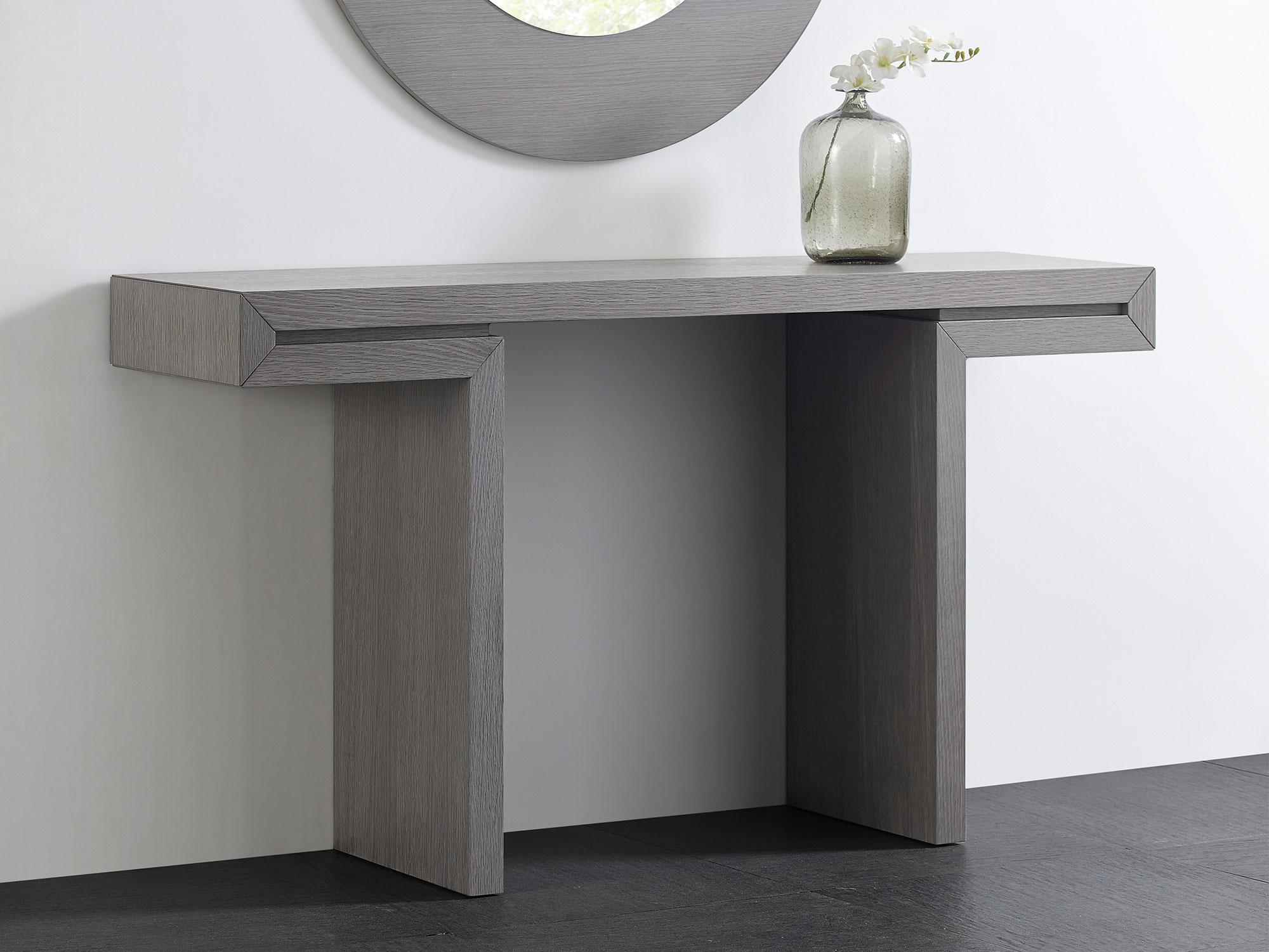 

    
WhiteLine CO1408-GRY Delaney Console Table Gray CO1408-GRY
