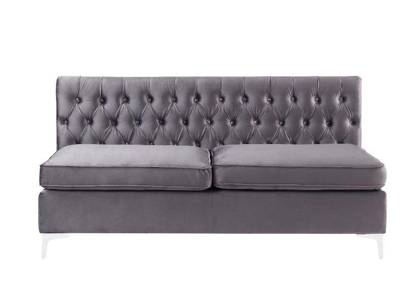 

    
57372-5pcs Modern Gray Velvet Sectional Sofa + Ottoman by Acme Jaszira 57372-5pcs
