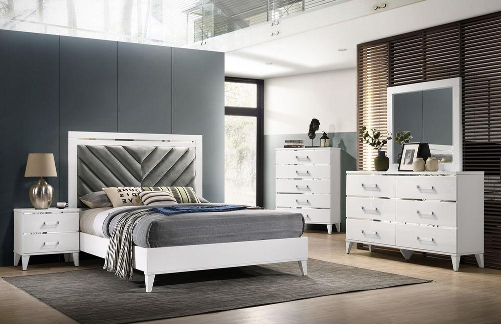 

    
Modern Gray & White Eastern King 6pcs Bedroom Set by Acme Chelsie 27387EK-6pcs
