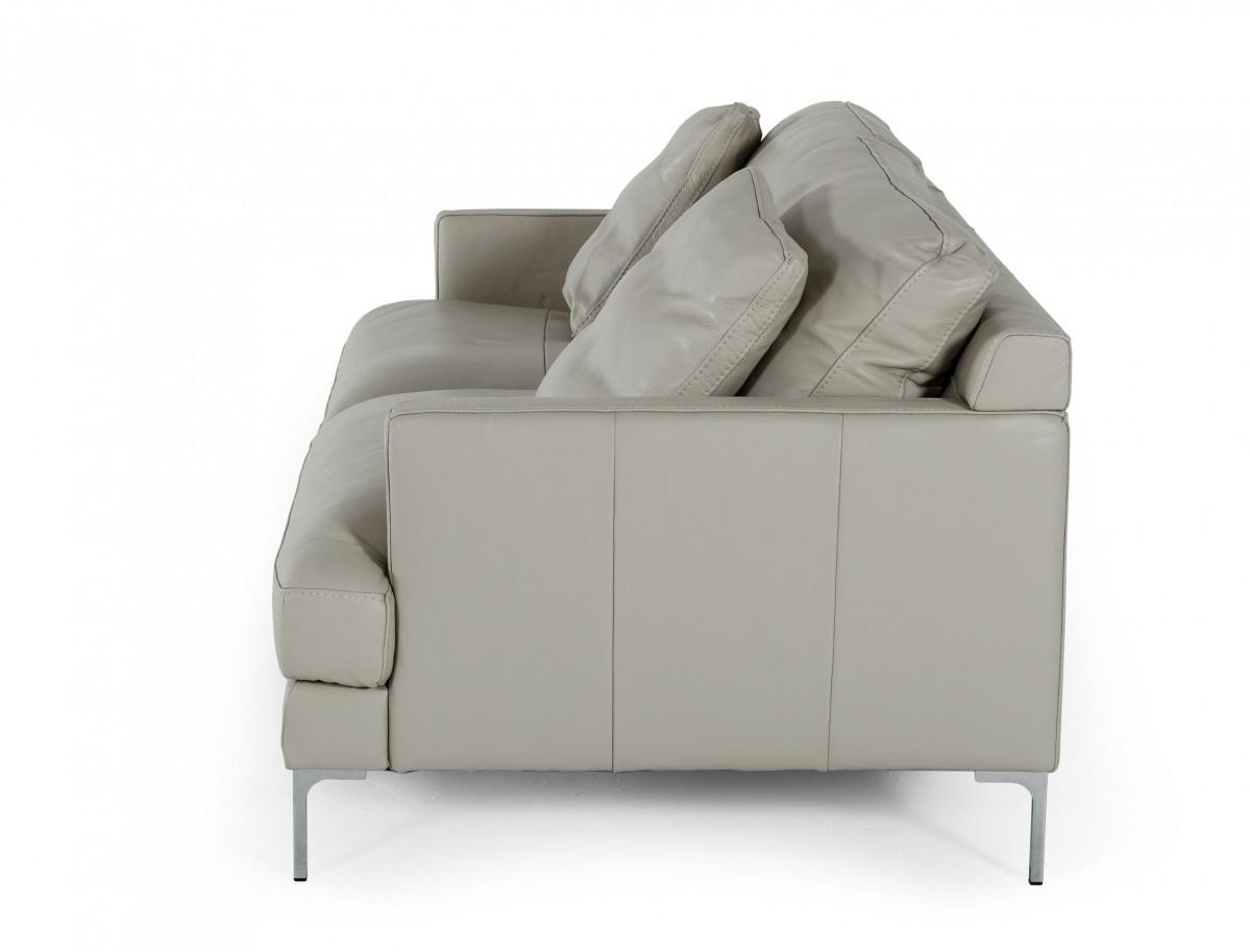 

    
VIG Furniture Janina Sofa Light Gray VGKKKF1032-GRY-3
