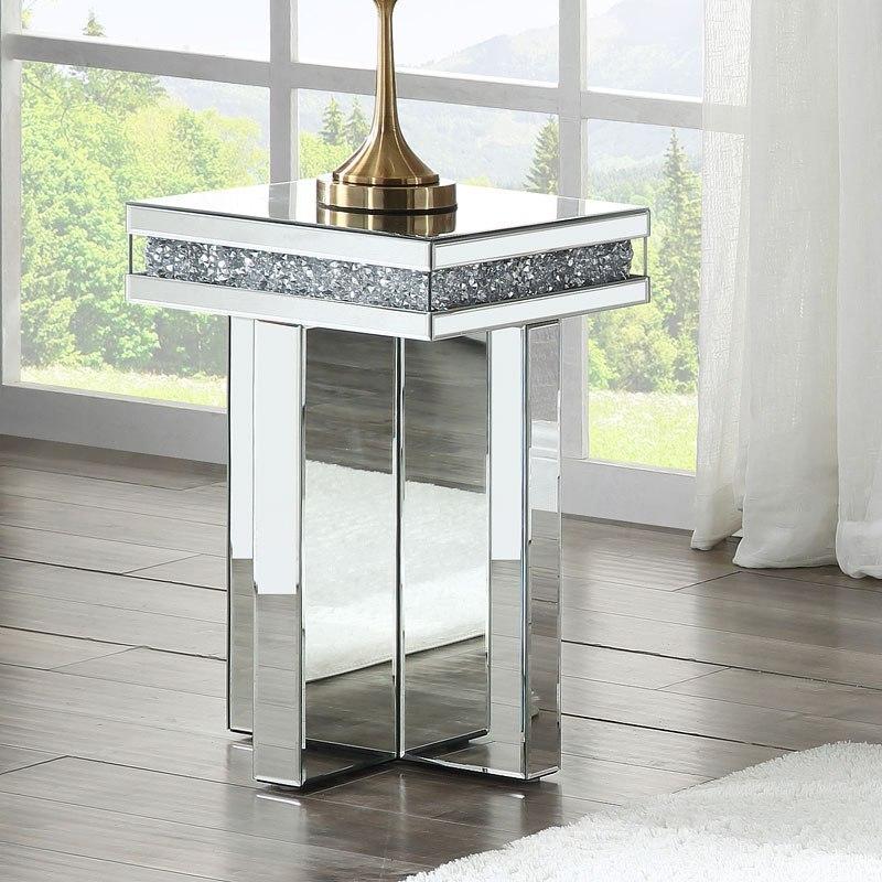 

    
84695-3pcs Modern Mirrored & Faux Diamonds Coffee Table + 2 End Tables by Acme Noralie 84695-3pcs
