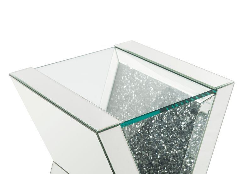 

                    
Buy Modern Mirrored & Faux Diamonds Coffee Table + 2 End Tables by Acme Noralie 84725-3pcs
