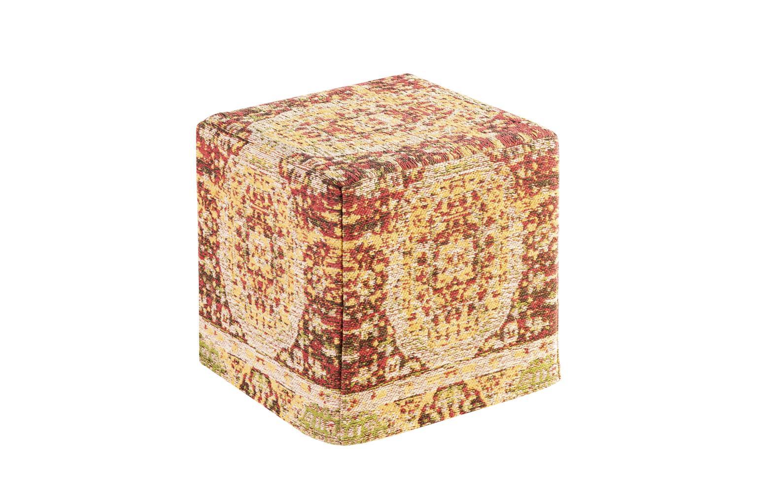 

    
Modern Red Wood Square Pouf Albany Living 1808
