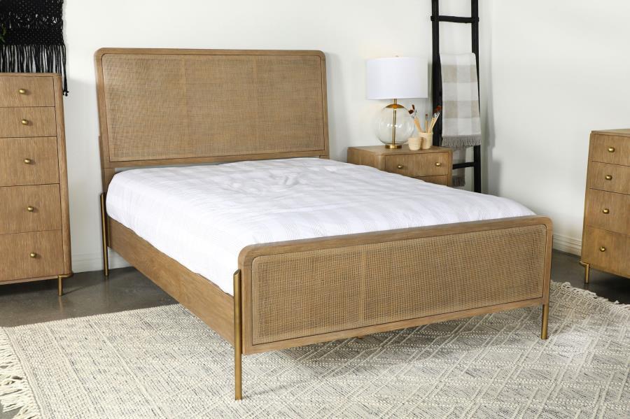 

    
Modern Sand Wash Solid Wood Queen Panel Bed Coaster Arini 224300Q
