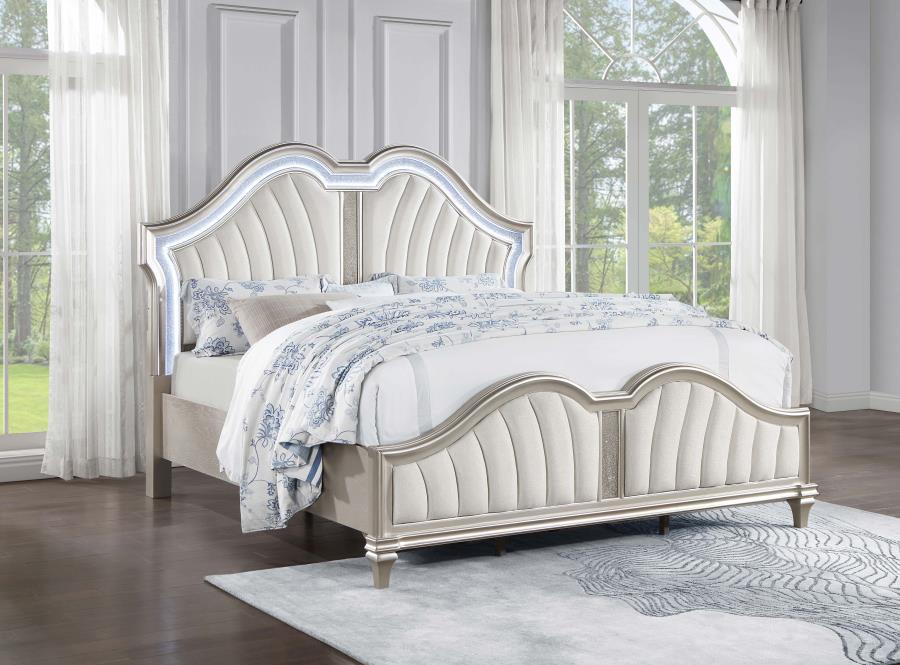 

    
Modern Silver Oak Wood California King Panel Bed Coaster Evangeline 223391KW
