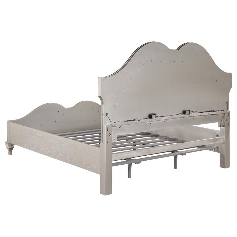 

    
Coaster Evangeline California King Panel Bed 223391KW Panel Bed Oak/Silver/Ivory 223391KW
