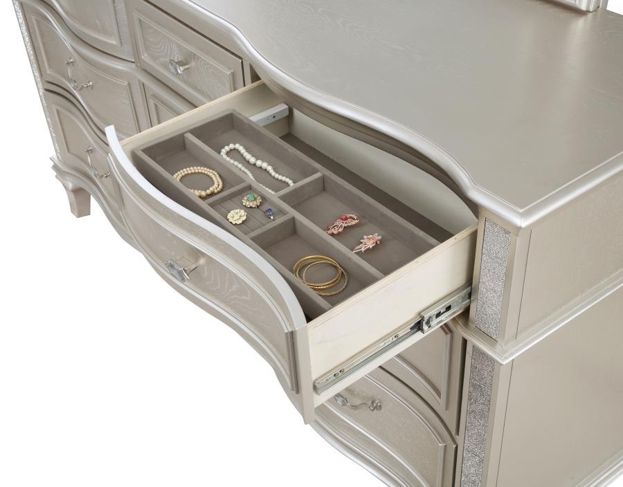 

    
 Photo  Modern Silver Oak Wood Dresser With Mirror 2PCS Coaster Evangeline 223393

