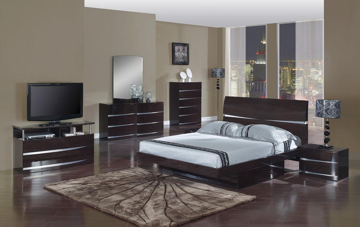

    
Modern Wenge High Gloss Finish Storage King Bedroom Set 4Pcs Soflex Gabriel
