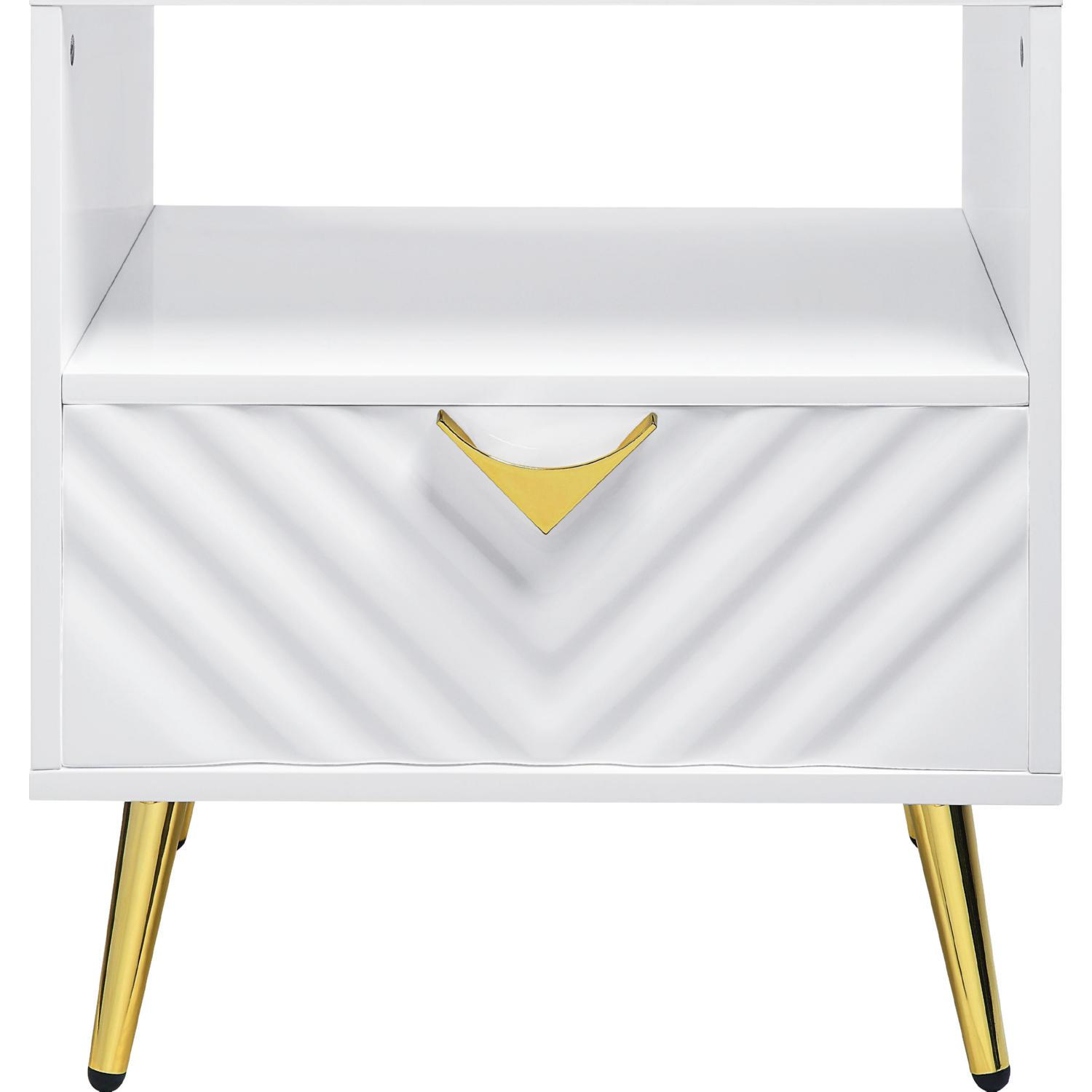 

    
Acme Furniture Gaines End Table White LV01140
