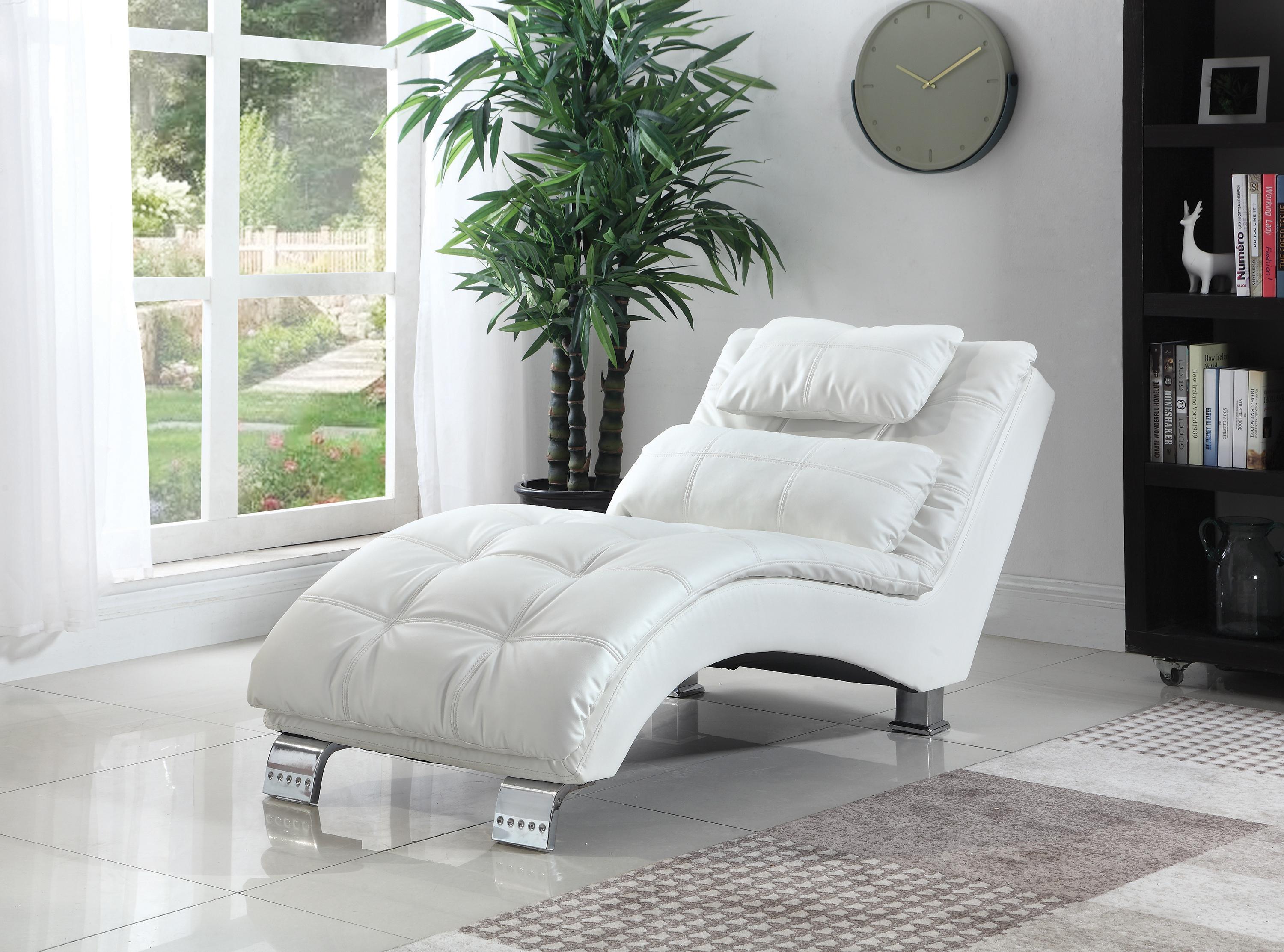 

    
Modern White Leatherette Chaise Coaster 550078 Dilleston
