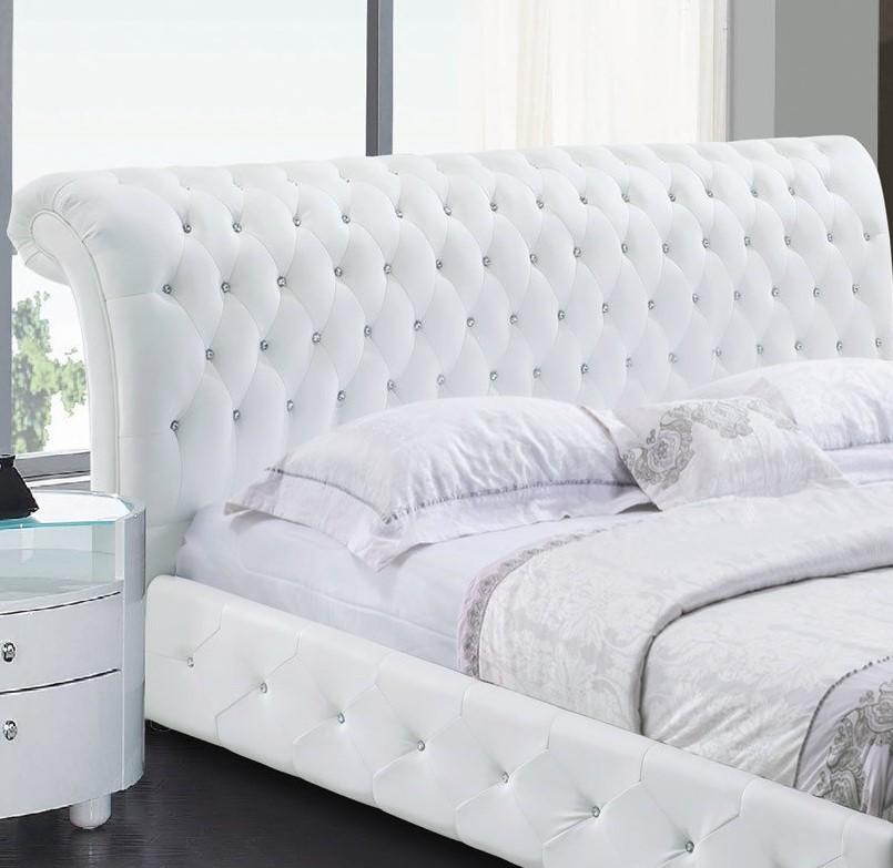 

    
White Finish King Bedroom Set 5Pcs Modern Global United Cosmo & Paris
