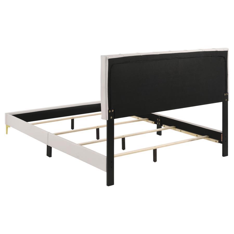 

    
Coaster Kendall California King Panel Bed 224401KW Panel Bed White/Gold/Black 224401KW
