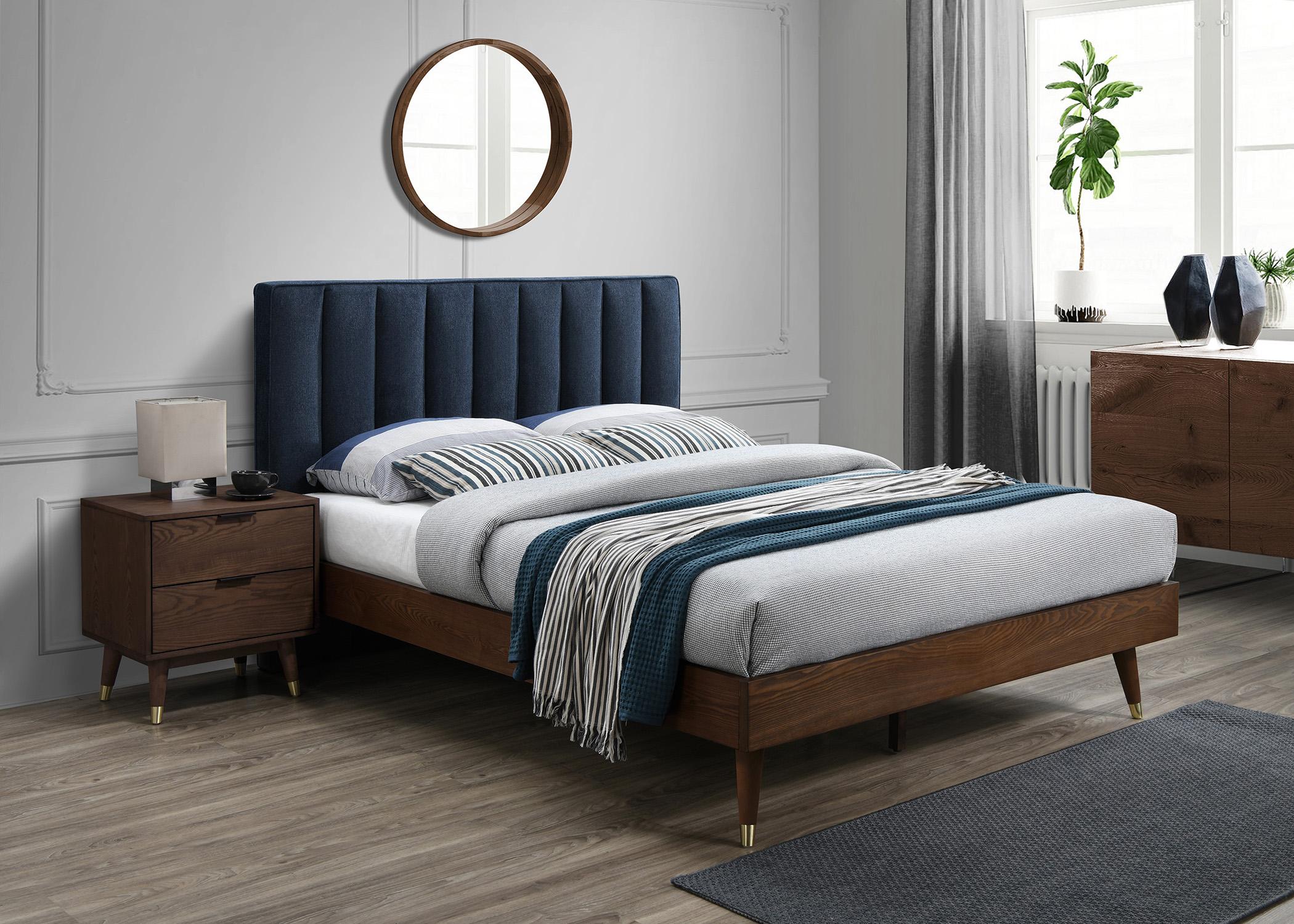 

    
VanceNavy-Q Meridian Furniture Platform Bed
