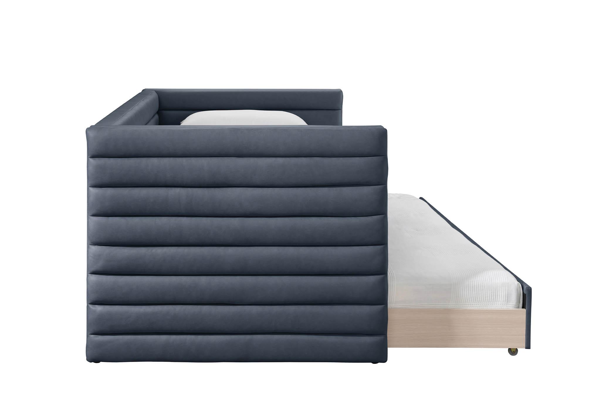 

        
Meridian Furniture BeverlyNavy-T Daybed Navy Faux Leather 094308312781
